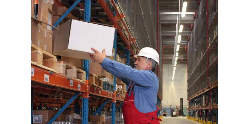 Hurt at Work while lifting boxes